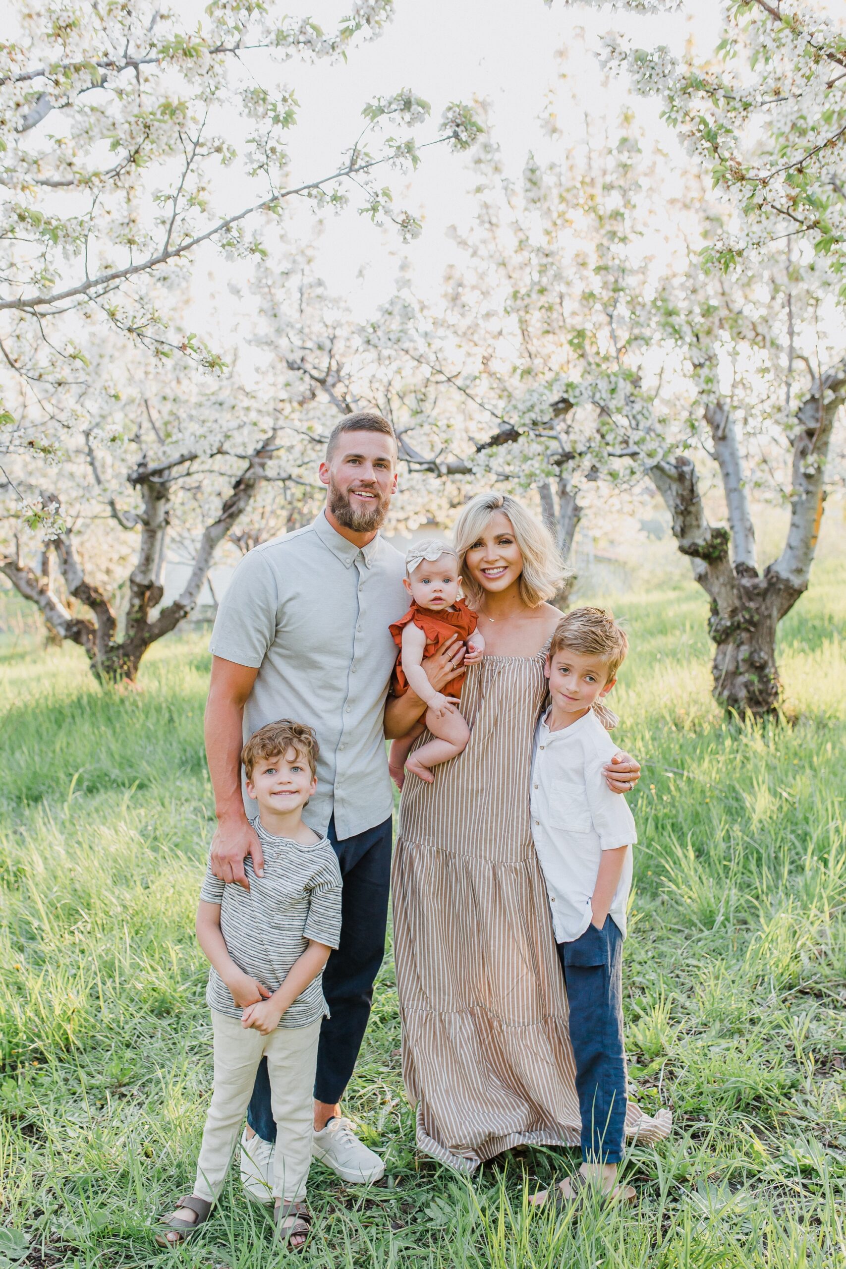 Spring family outlet photo outfits