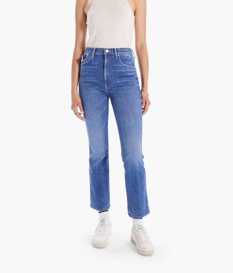 10+ Best Jeans For Pear Shape Figures That Are Super Flattering!