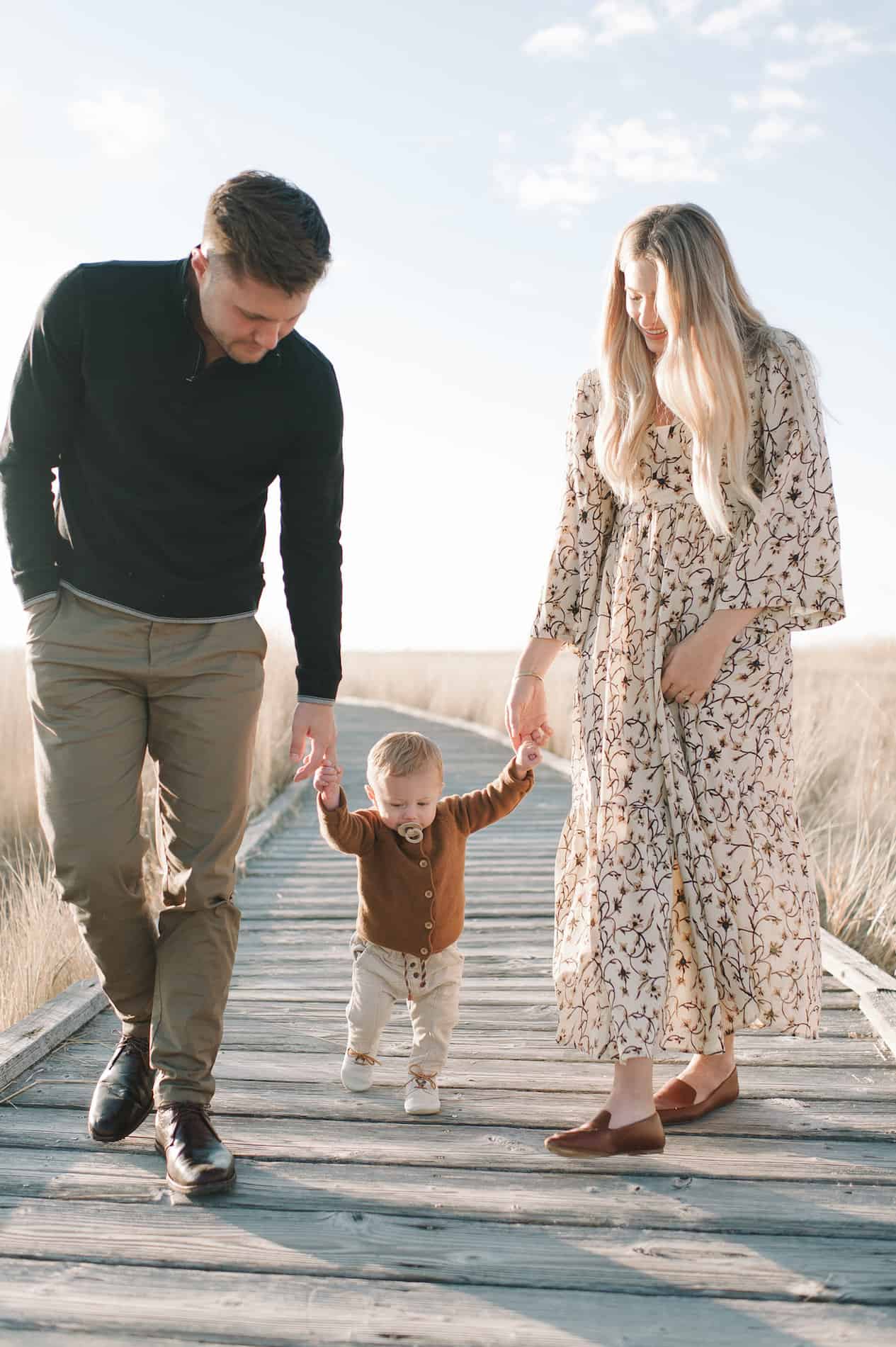 indoor family photo poses