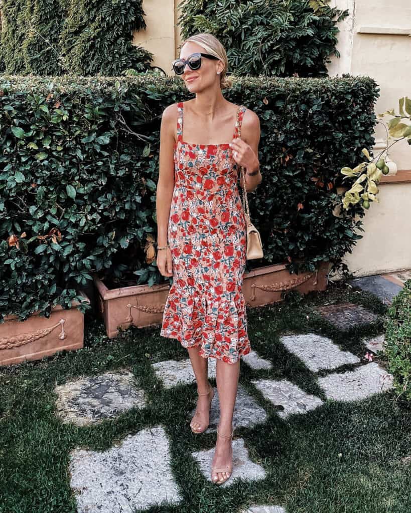 *Exactly* What To Wear To A Winery + Chic Wine Tasting Outfits