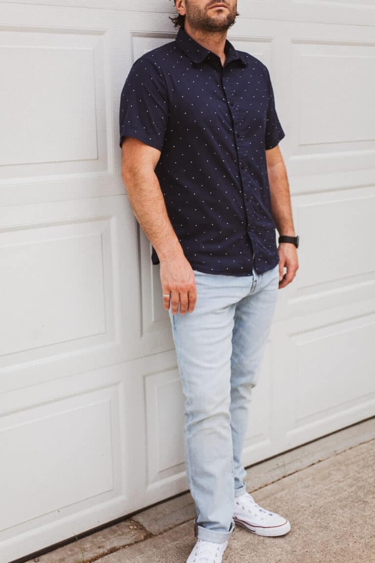 13+ Modern & Stylish Outfits With Light Blue Jeans For Men 2024