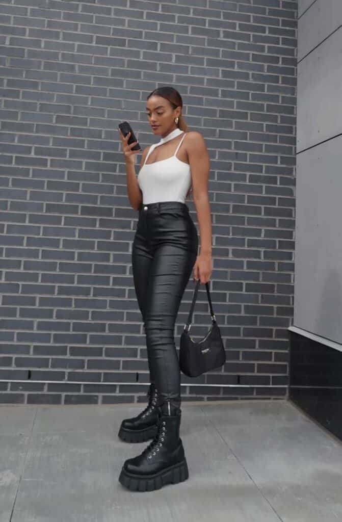 The *Best* Tops To Wear With Leather Leggings + Chic Outfit Ideas