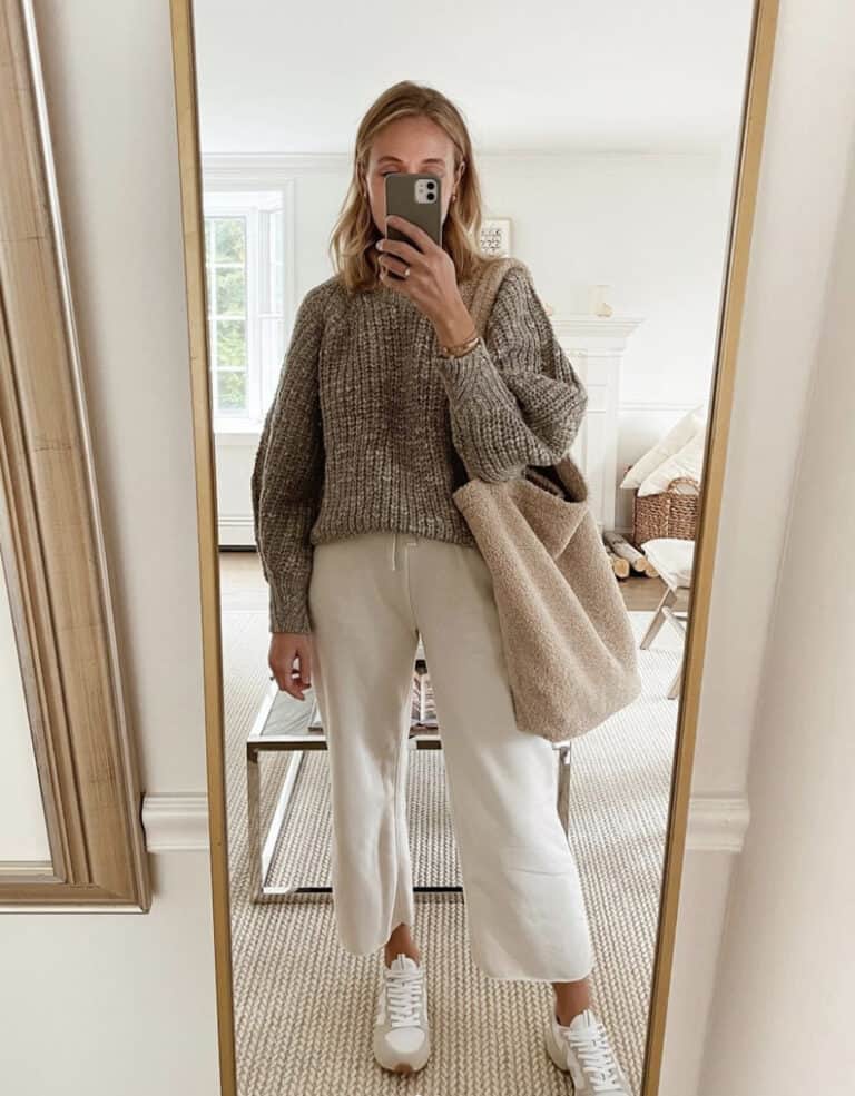 27+ Effortless Mom Outfits You'll Want To Copy - cute, chic, minimal