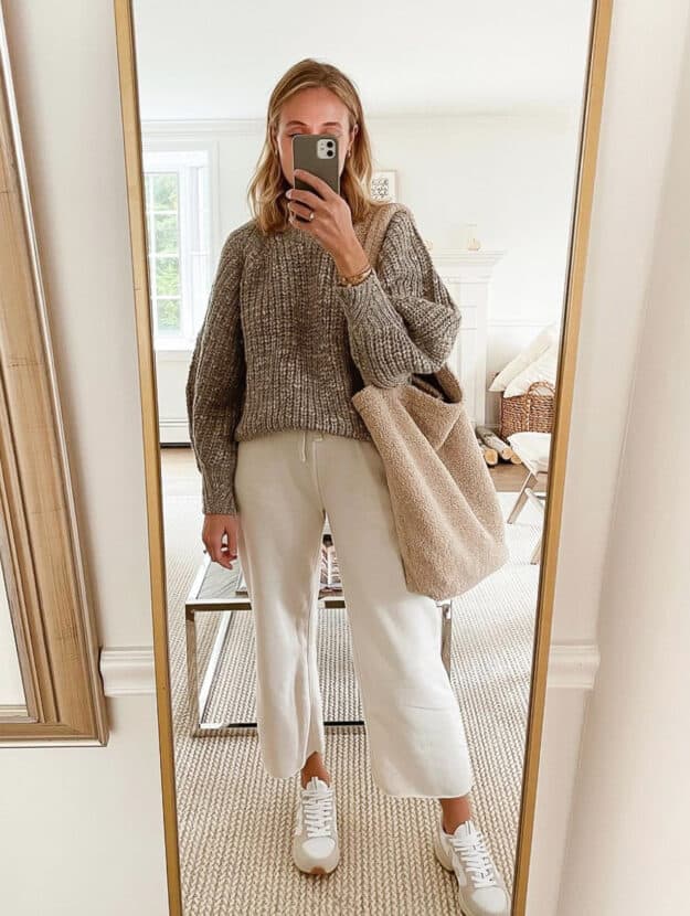 16+ Chic Cozy Outfits That You Can Easily Wear On The Go!
