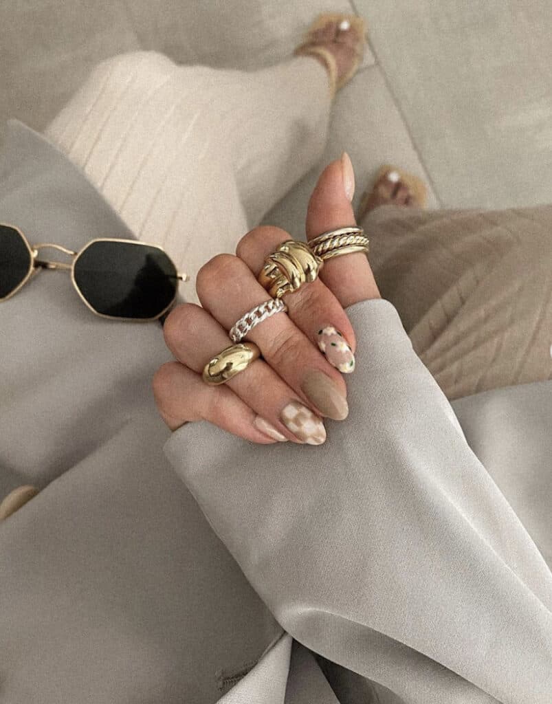 21+ Chic Neutral Nails For A Classy, Minimal Aesthetic (2023)