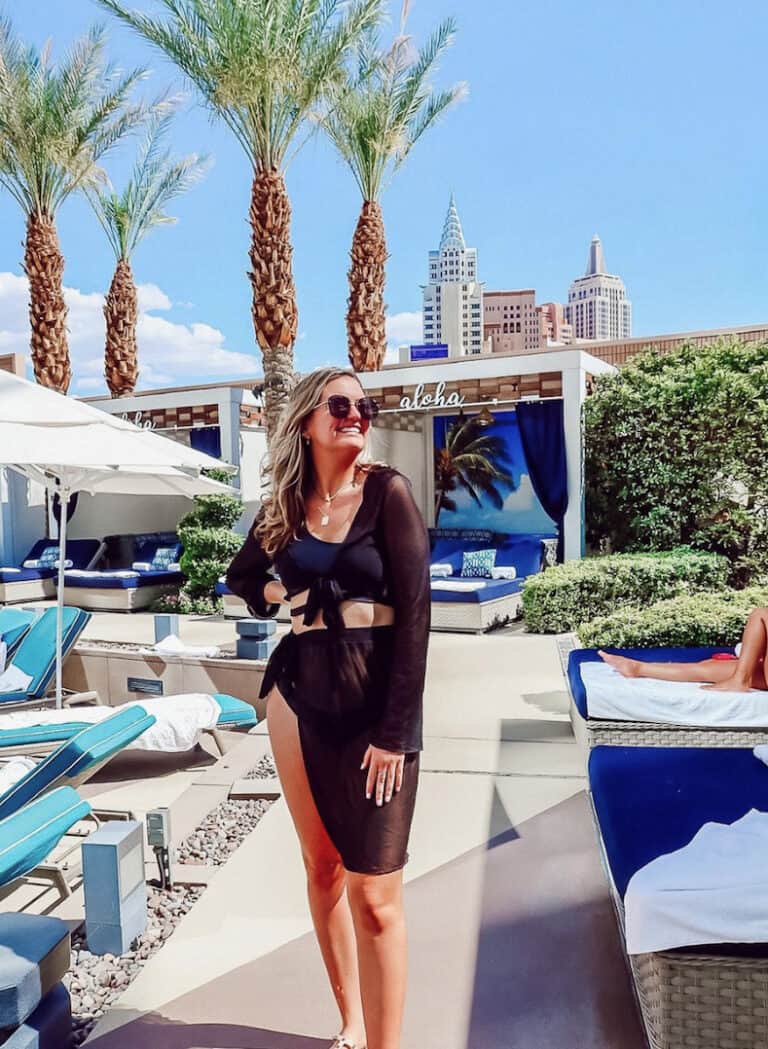 18+ Chic Vegas Pool Party Outfits for Next-Level Aesthetic!