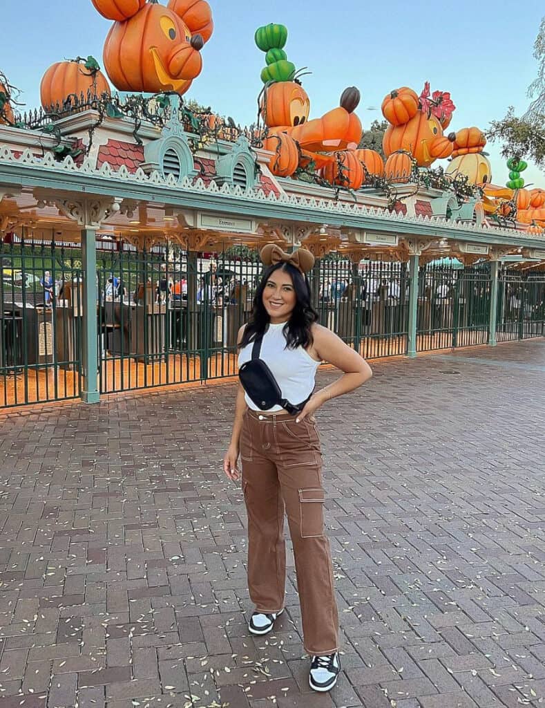 18 Cute Disneyland Outfits For The Perfect Park Aesthetic 2024