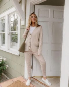 Best Going Home Outfit For Mom: 9 Comfy Mom-Approved Looks