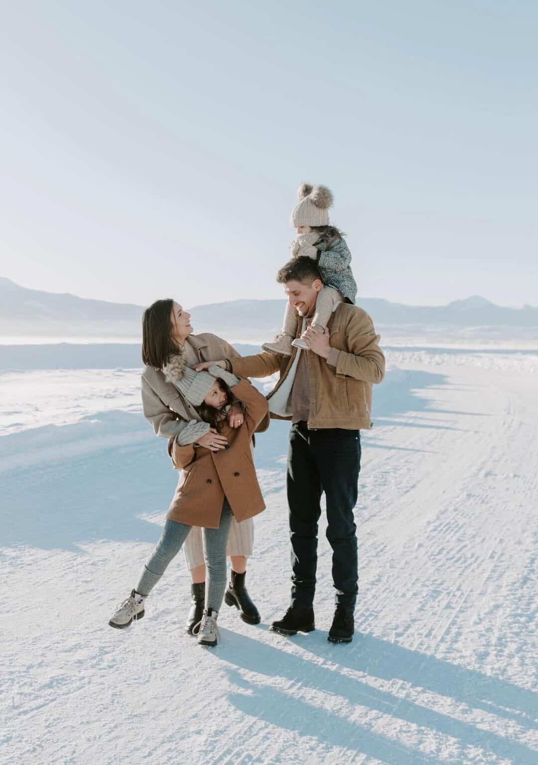 15+ Family Photo Outfit Ideas For Every Season - Simple & Classy!