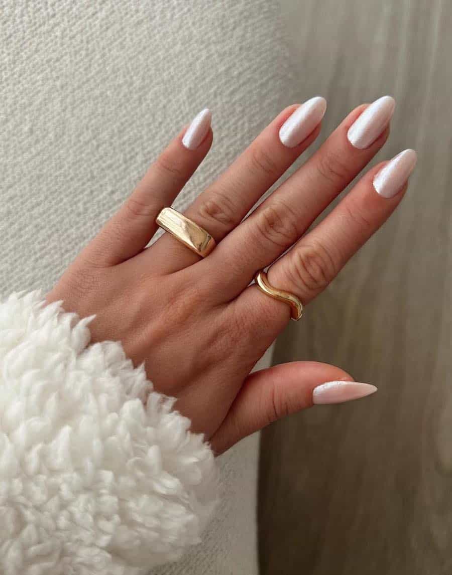 Short chrome white almond nails