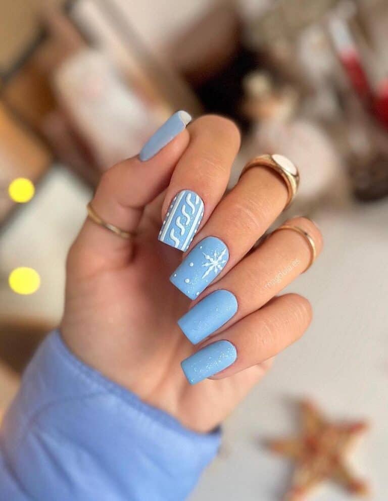 23+ Stunning Blue Snowflake Nails You'll Want To Try This Winter!