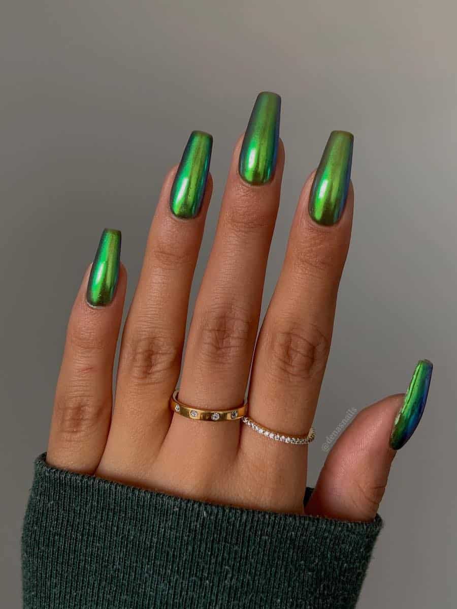 Long coffin nails with green chrome
